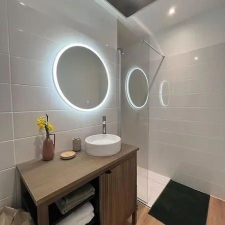 De Charme Renove Avec Garage Apartment