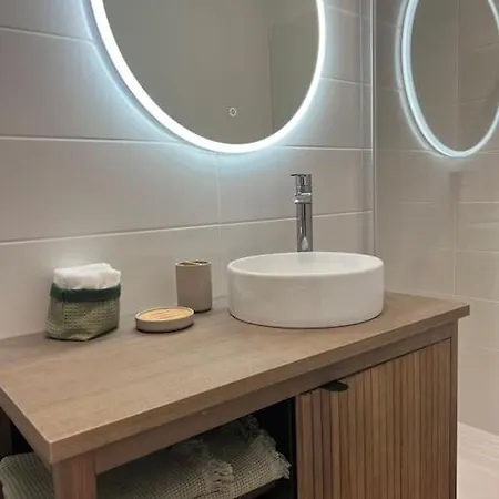 Apartment De Charme Renove Avec Garage *